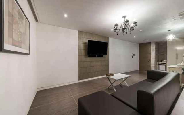 Lovely 3-BHK holiday home with free parking