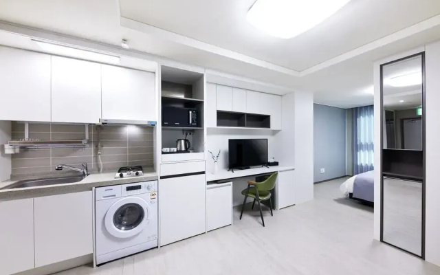 Bridge residence hotel