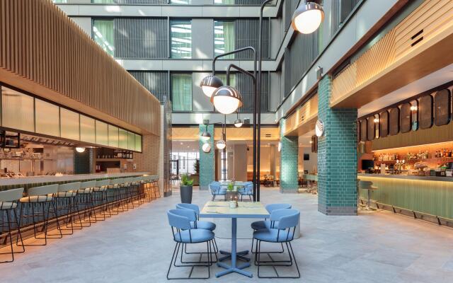Holiday Inn London Heathrow - Bath Road by IHG