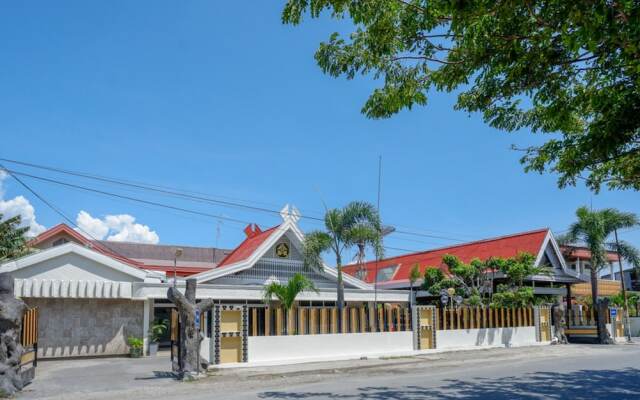 RedDoorz Plus @ Alam Raya Hotel