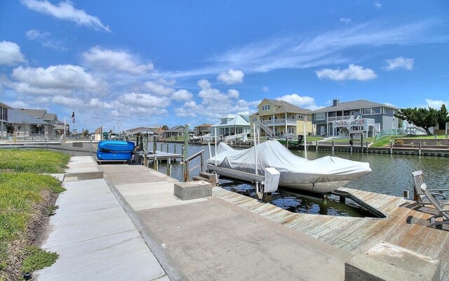 Baydreamer Vacation Home With Private Pool by Redawning