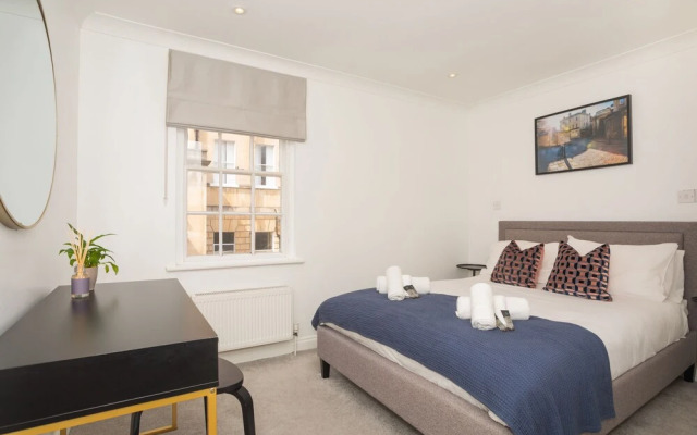 Crescent Mews