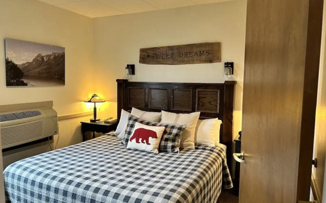 The Common Man Inn & Spa