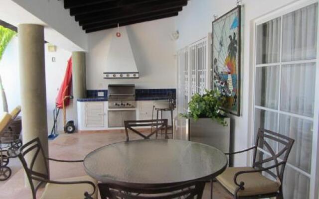 Casa Dos Dolphins Villa