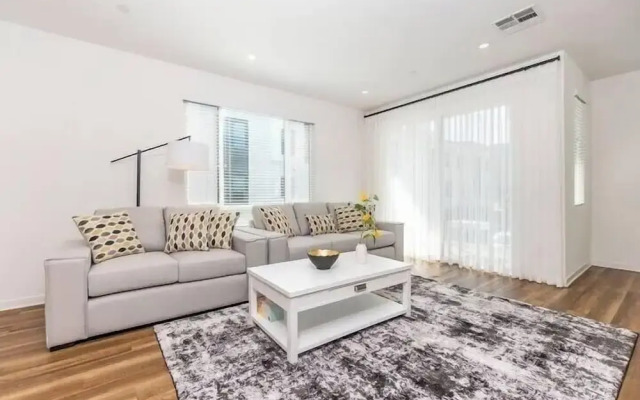 Private Room With Shared Bathroom