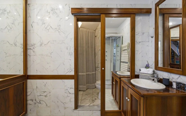 Flat 106M² 2 Bedrooms 1 Bathroom - Genoa