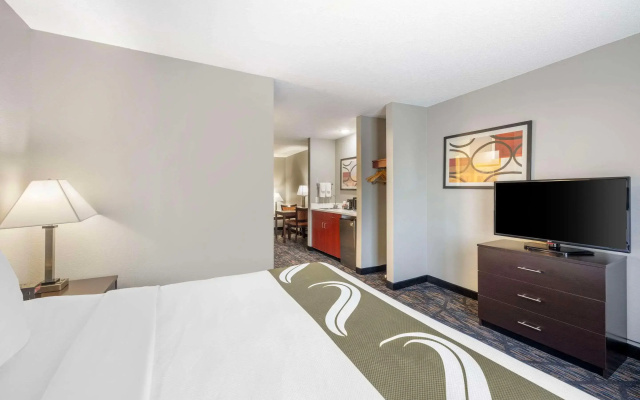 Quality Inn & Suites Lincoln North
