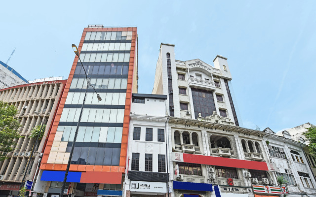 OYO 90572 J Hotel Masjid India