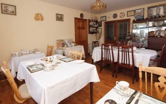 River Valley Farmhouse Bed  Breakfast