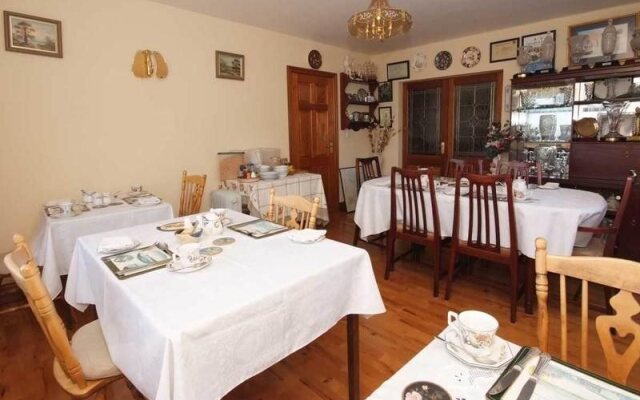 River Valley Farmhouse Bed  Breakfast