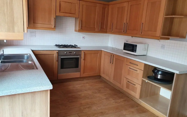 9 Cobb Close Holiday House