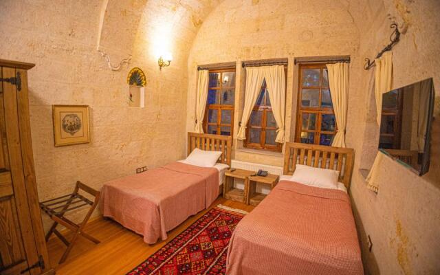 Pietra Cave Suites