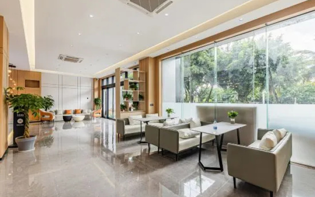 Rezen YunMan Hotel （HNA HK QH ）