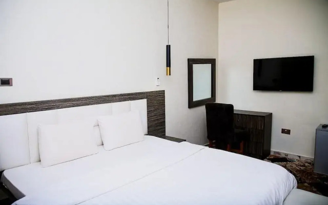 Tofana Hotels and Suites
