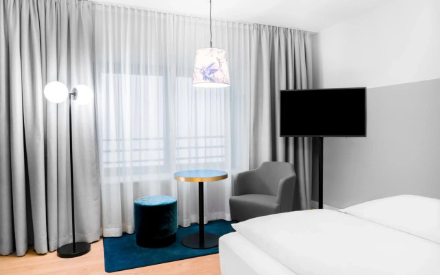 Stage 12 Hotel by Penz