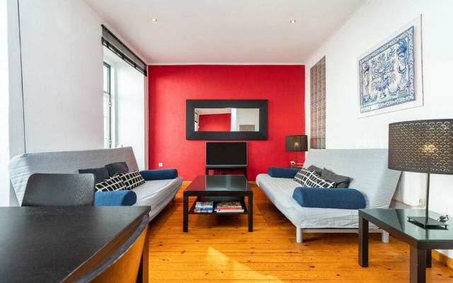 Charming 2 Bedroom Apartment Next to Praça da Figueira