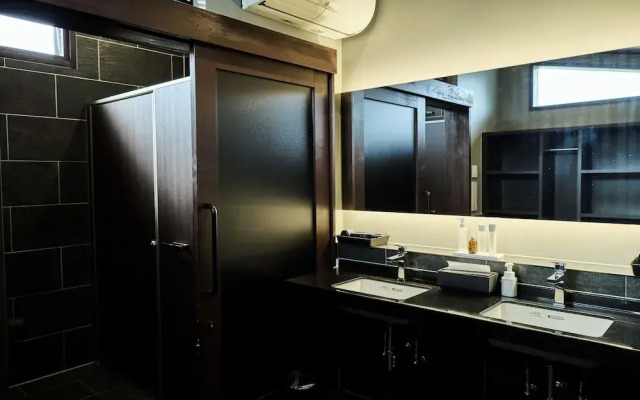 Snow Peak YAKEI SUITE ABURAYAMA FUKUOKA