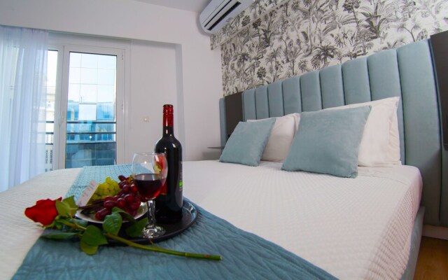 Phaedrus Living Modern Kriel Suites 204