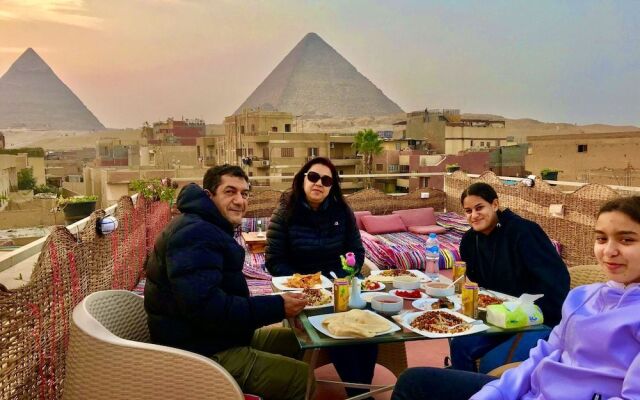 Pyramids paradise hotel