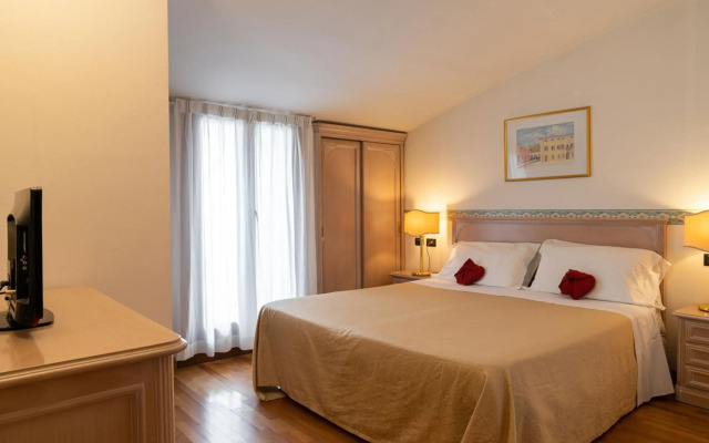Hotel Roxy Plaza