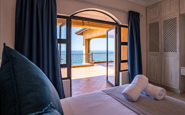 6 Bedroom Tuscan Styled Home in Umdloti Beach