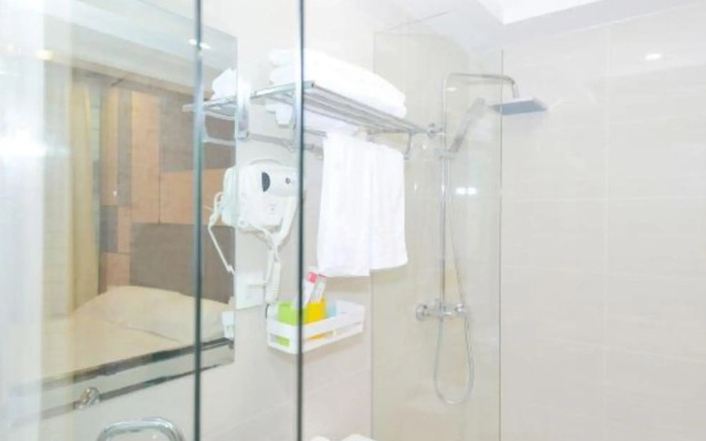Minlong Holiday Hostel