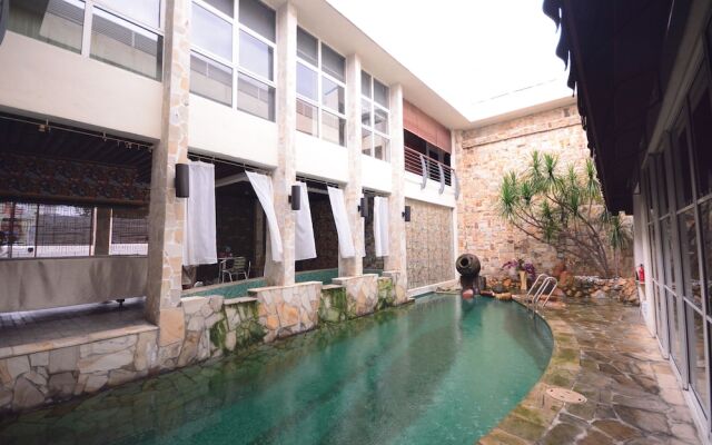 Pandora Spring Villa