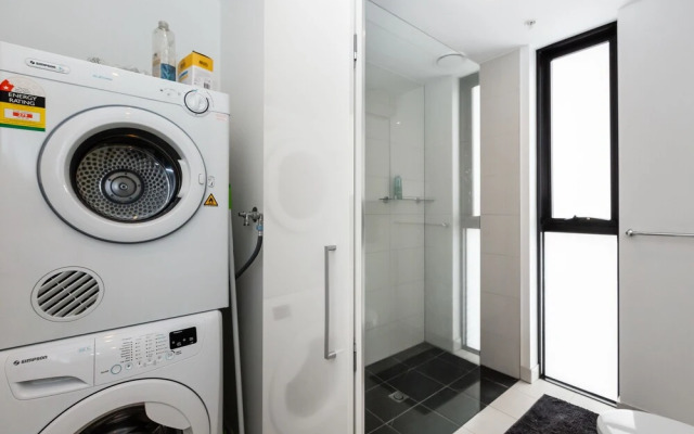 Sky 1 BDR South Yarra Apartment