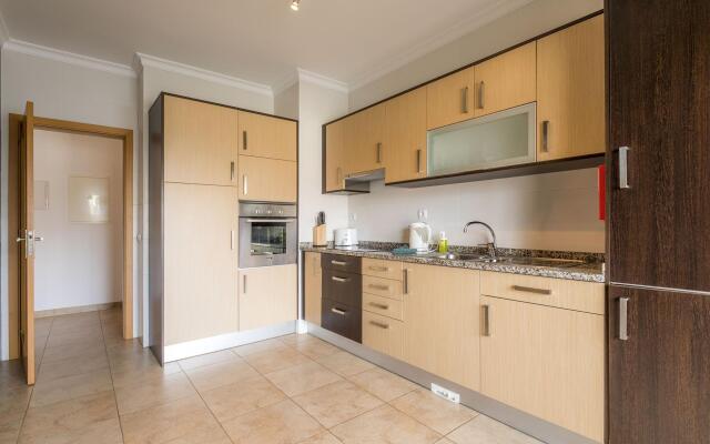 B08 - Central 2 Bed with Spa and Pool