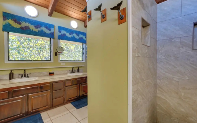 Hale O Aloha Handicap Accessible Gem in Kona!