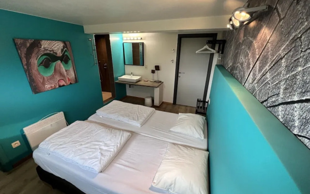 Recently Fully Renovated Chalet for 9 Persons