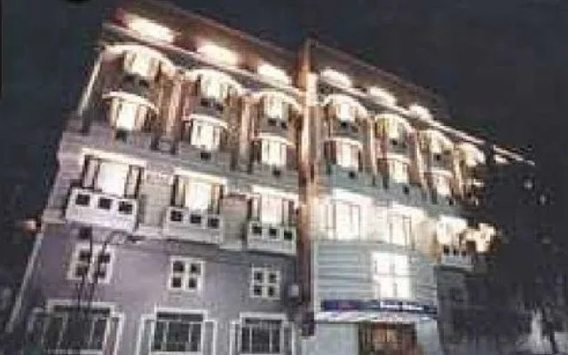 The Royale Midtown