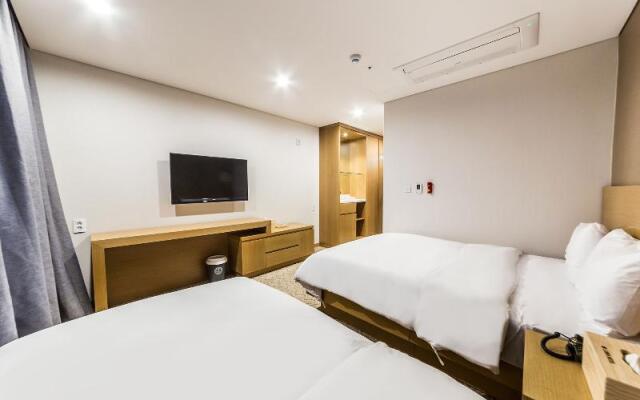 Jongno Lumia Tourist Hotel