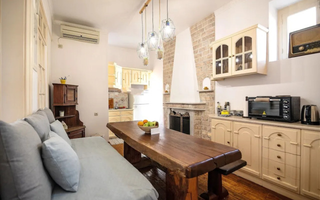 Apeiron Acropolis Suites