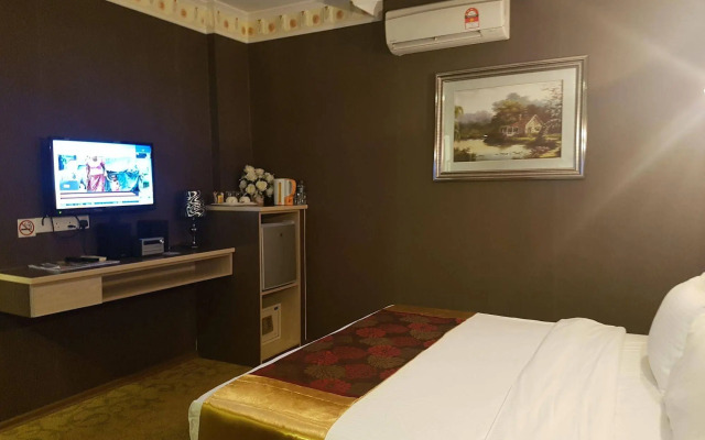 The Grand Orange World Hotel