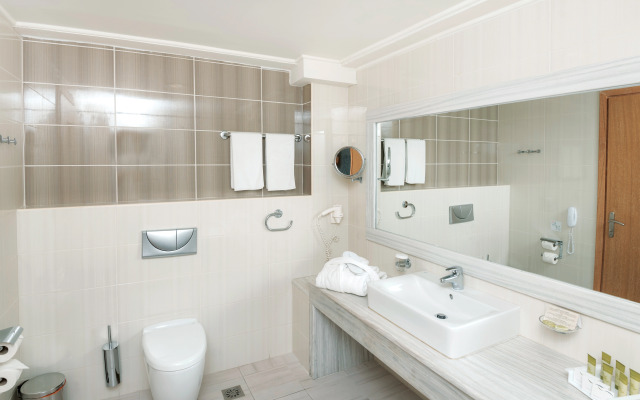 Grand Blue Beach Hotel