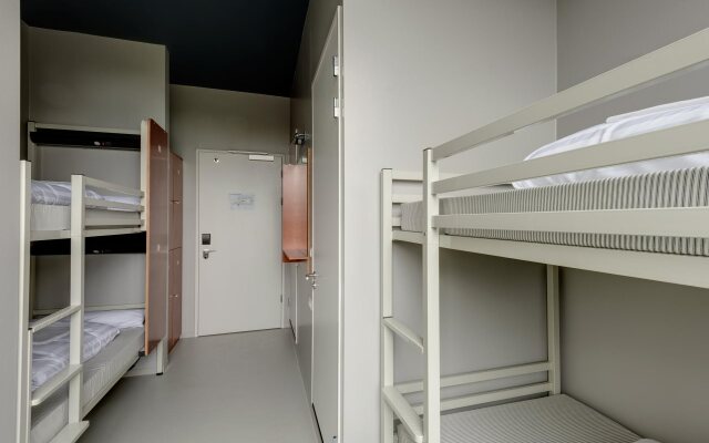 ClinkNOORD - Hostel