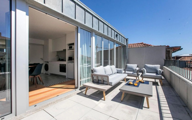 Luminous Premium Loft w/AC & Terrace by LovelyStay