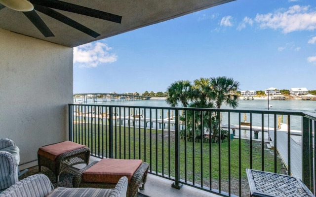 Wind Drift North 114 2 Bedroom Condo by RedAwning