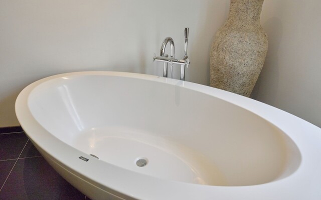 Attractive Holiday Home in Spa with Swimming Pool