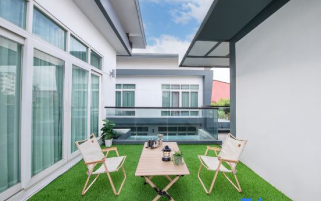 Luxury Pure Modern Pool Villa 5Bed Nr BTS|Central