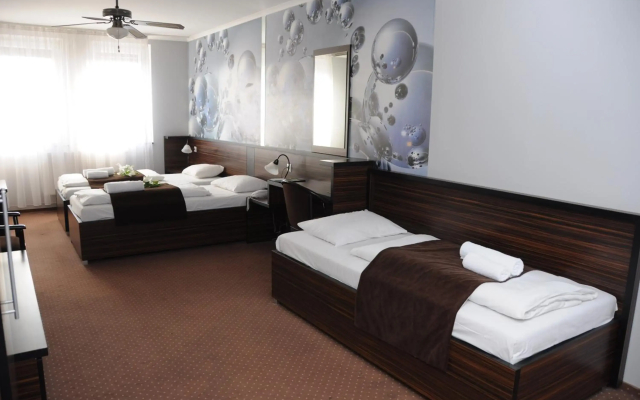 Green Hotel Budapest