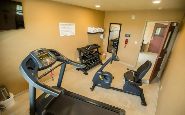 Cobblestone Inn & Suites - Winterset, IA