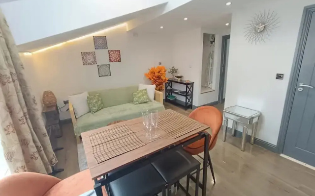 Luxury Chester City Apartment Near Station