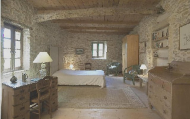 Apartment With 4 Bedrooms in Laudun-l'ardoise, With Wonderful Lake View, Enclosed Garden and Wifi