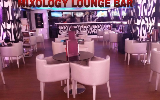 Manhattan Avenue Hotel