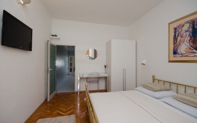 Apartments Sinisa
