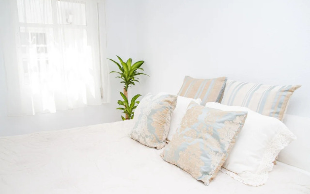 Spacious and Bright Apartment by La RecepciÃ³n