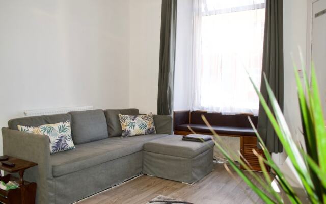 Bright And Modern 1 Bedroom Flat