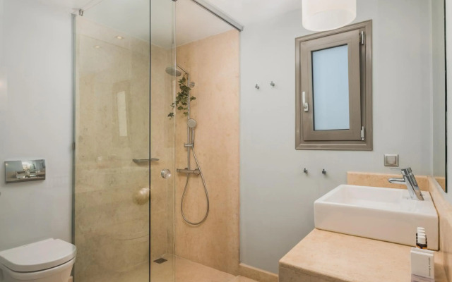 Ino Hotel & Suites